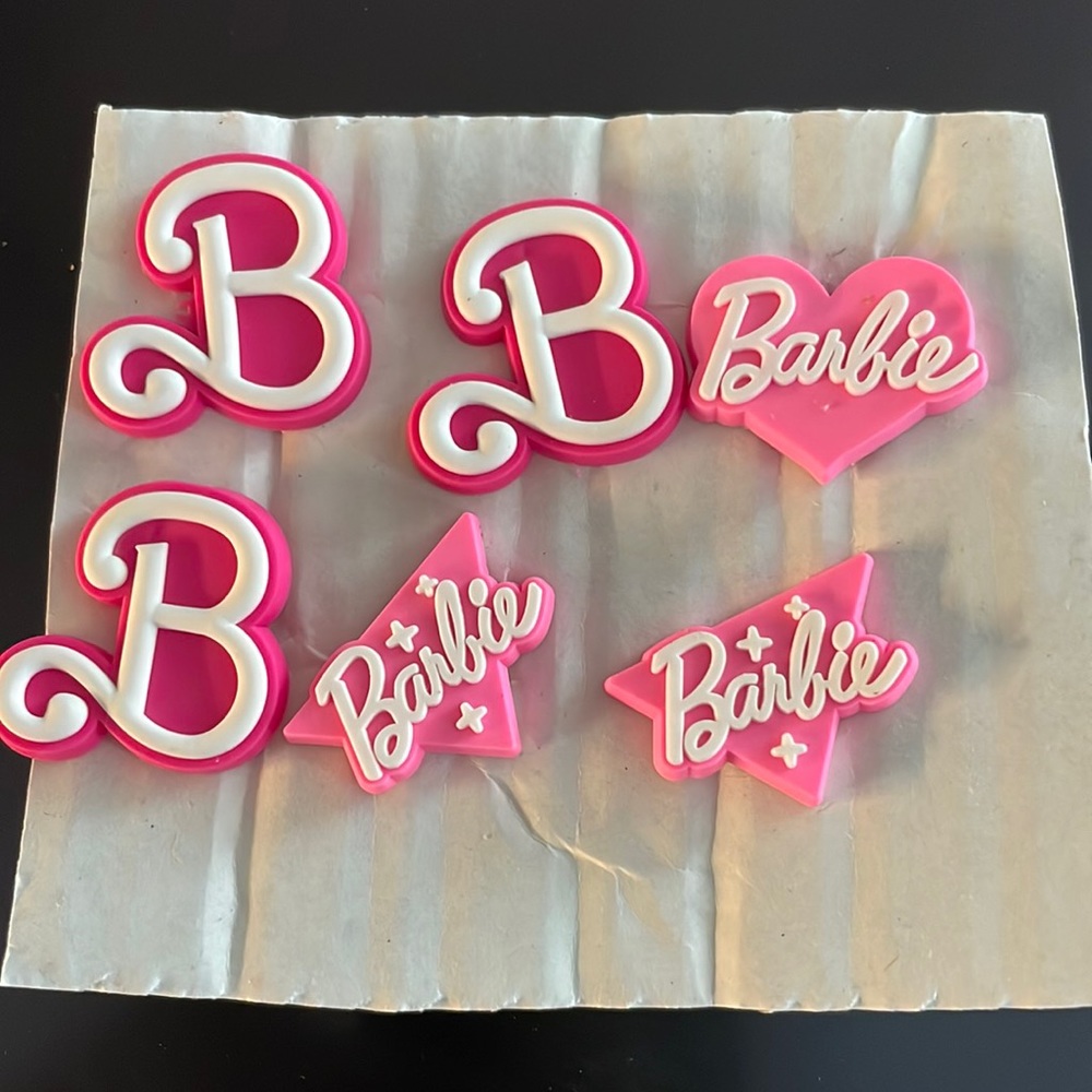 Barbie crocs charms (6pcs)